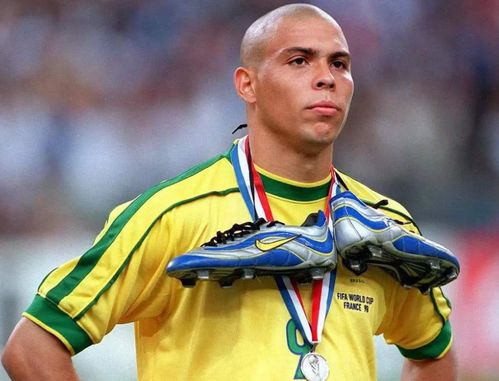 捷尼赛思赛首日：麦卡锡暂居首位，舍夫勒并列第四，小麦第十四位入账